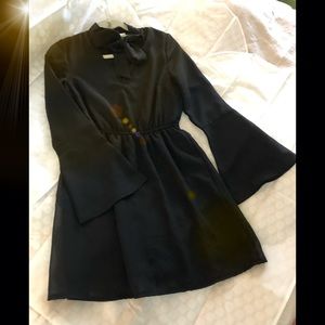 🚫Pending on V H&M dress